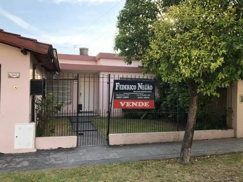 Casa - Venta - Argentina, Hurlingham - Perez Galdos 1650