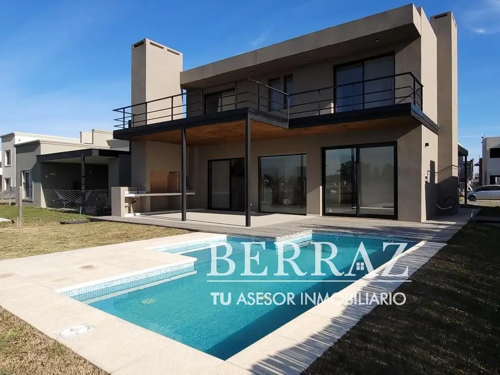 Casa venta 5 ambientes en Vila Marina II lote 405 m2