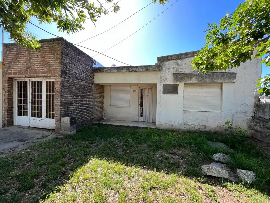 VENDE CASA 2 DORMITORIOS SAN JERONIMO NORTE