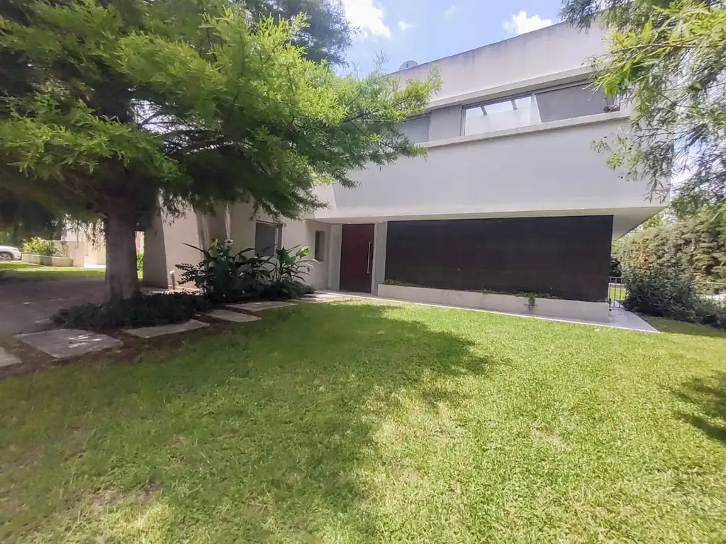 CASA EN ALQUILER EN VILLA OLIVOS