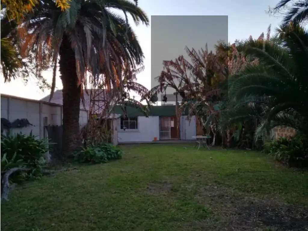 CASA CON AMPLIO LOTE EN ITUZAINGO NORTE (3298)