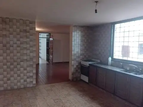 VENTA CASA EN LAS HERAS CON PATIO Y COCHERA