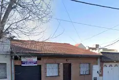 Excelente casa con cochera 3 ambientes