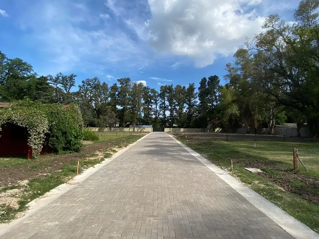 TERRENO A LA VENTA EN DEL VISO EN BARRIO CERRADO