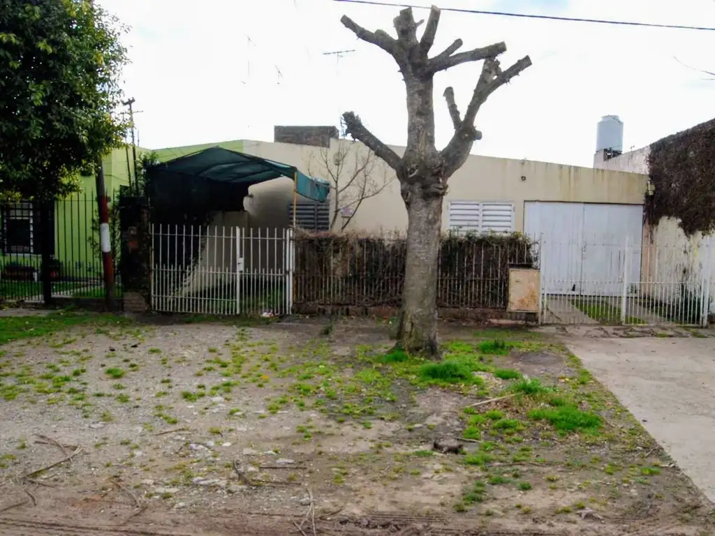 Casa de 3 habitaciones a refaccionar