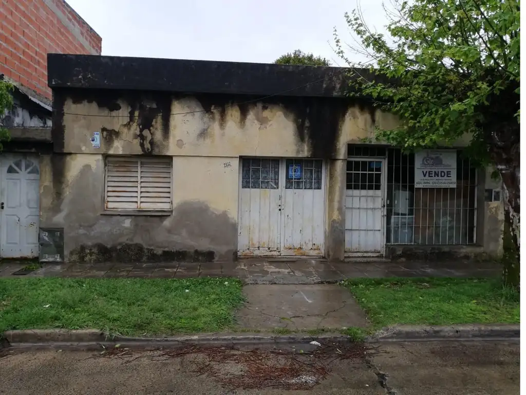 CASA  A RECICLAR/demoler   - LOTE DE 10,00 X 20,00 MTS