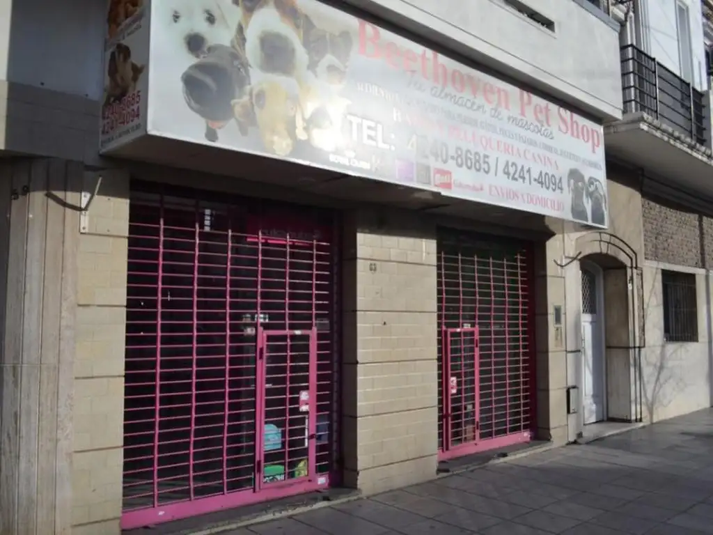 Riobamba 100. Local comercial y PH en venta. Lanús Oeste