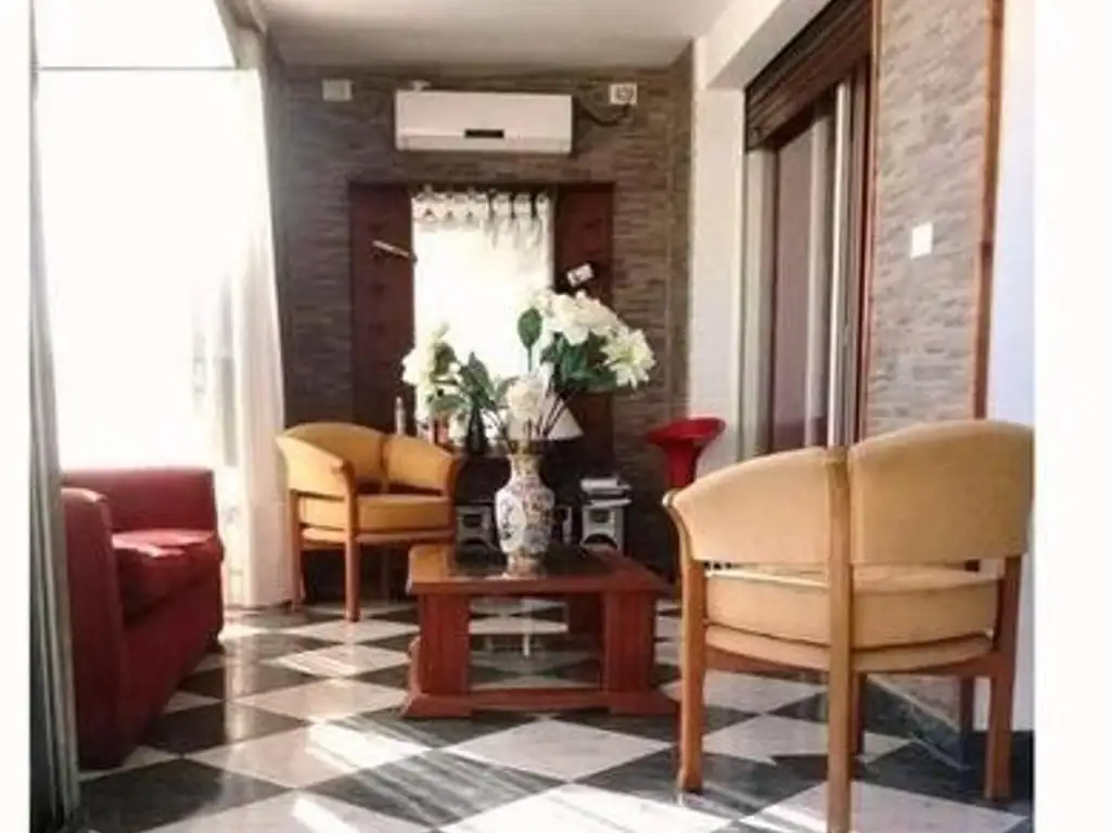 ESPECTACULAR PISO  4 AMBIENTES 2 BAÑOS SOBRE AV ENTRE RIOS