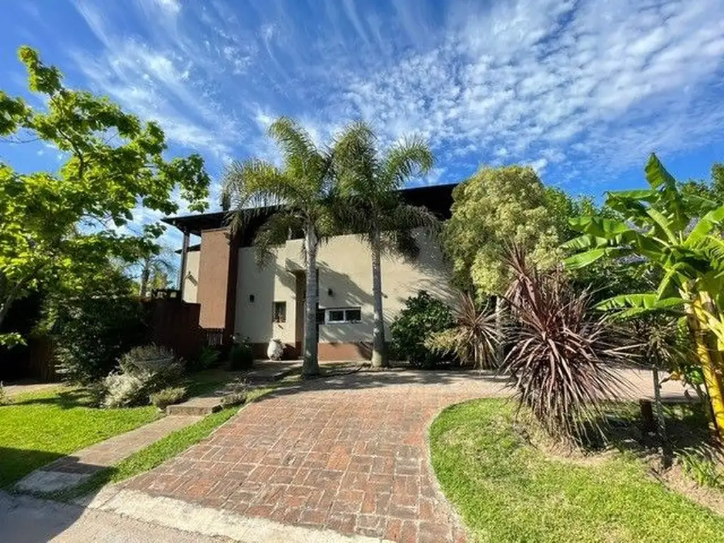 HERMOSA CASA EN VENTA BARRIO EL ATARDECER, TIGRE