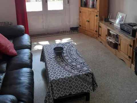 Venta De Apartamento 2 Dormitorios Sobre Av. Garibaldi Cerca Del Shopping