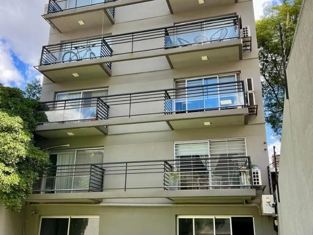 MONOAMBIENTE en VENTA en OLIVOS, APTO PROF. 2 COCHERAS