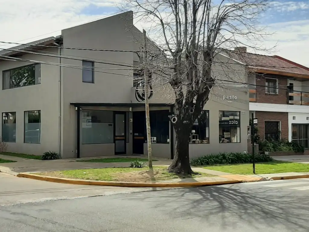 LA MEJOR ESQUINA COMERCIAL SOBRE LA CALLE DIEGO PALMA