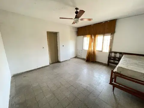 Venta  Casa de 3 dormitorios con local en planta baja - Barrio Parque, Rosario