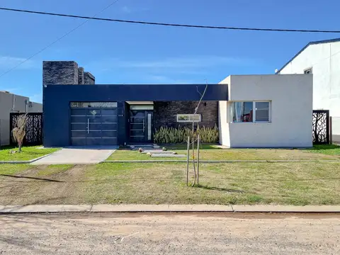 Venta - Casa 2 domitorios - Pileta - Acequias Roldan