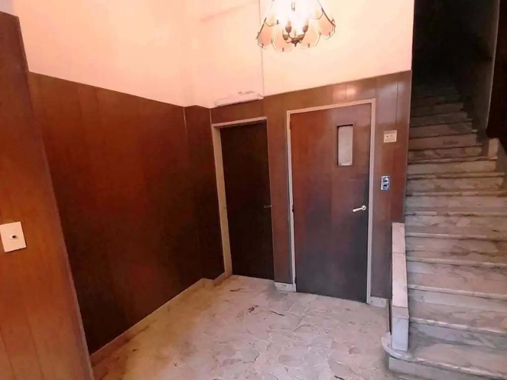 HERMOSO PISO 4 AMBIENTES POZOS AL 200 BAJAS EXPENSAS