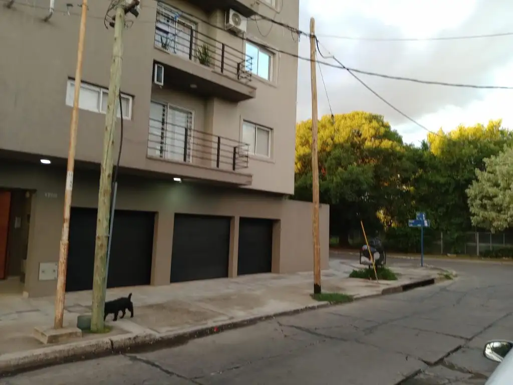 DEPARTAMENTO 2 AMBIENTES CON COCHERA DOBLE  50 MET2 APROX VILLA LUZURIAGA