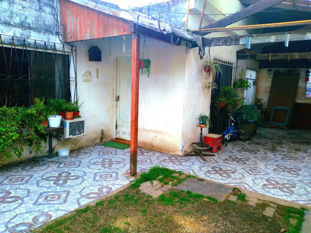 Casa Venta 3 ambientes 40 años, 1 cochera, 170m2, Quesada 2300, La