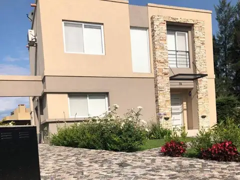 CASA EN VENTA EL PORTAL