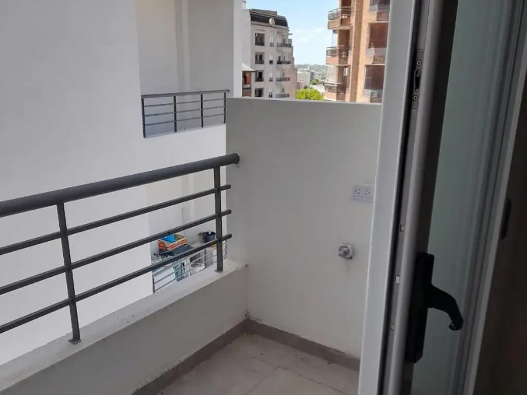 Vendo departamento céntrico a estrenar.