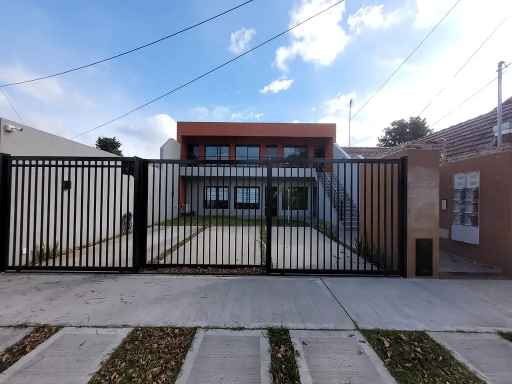 DEPARTAMENTO DE 2 AMBIENTES EN POZO. CASTELAR NORTE (3099)