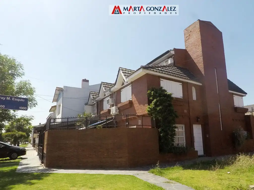 Venta Triplex Barrio Pileta 3 dormitorios 4 bños Ramos Mejia