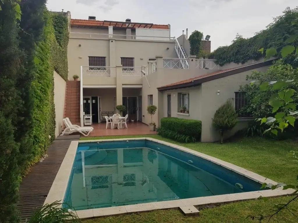 Casa  en Alquiler en Ramos Mejía, La Matanza, G.B.A. Zona Oeste