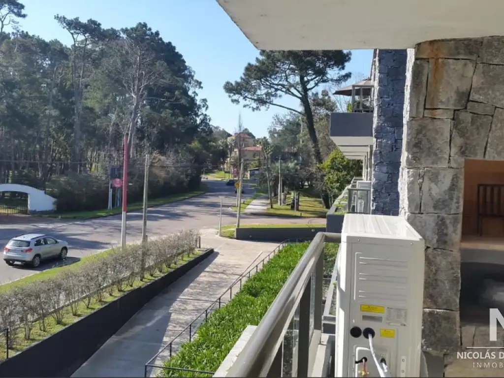 Vende apartamento en San Rafael de 2 dormitorios, Punta del Este.