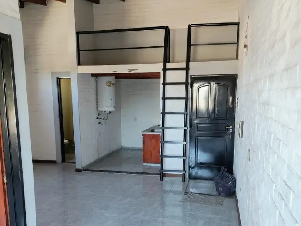 2 AMB + ENTRE PISO CALLE  ELOY ALFARO 1425 ( LOMAS DE ZAMORA)