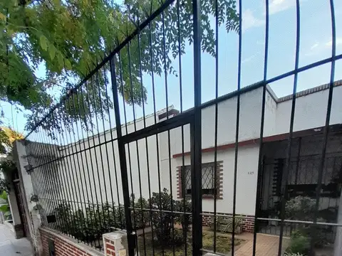 Casa en Venta en Quilmes - 5 ambientes
