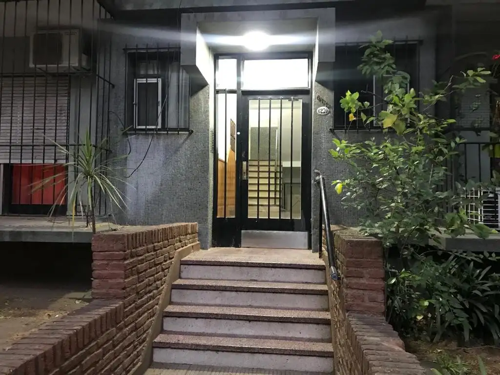 EN VENTA EN CIUDAD JARDIN DEPARTAMENTO DE 3 AMBIENTES EN 1ER PISO AL CONTRA FRENTE - FICHA 9282