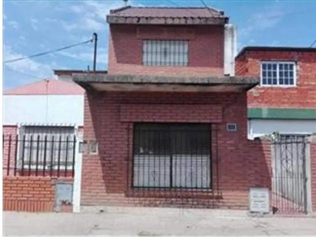 2 Casas sobre 100m2 - 4 Dormitorios