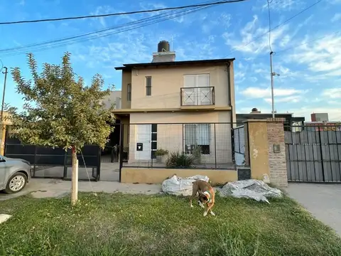 Casa Tres Dormitorios con Pileta Alvear