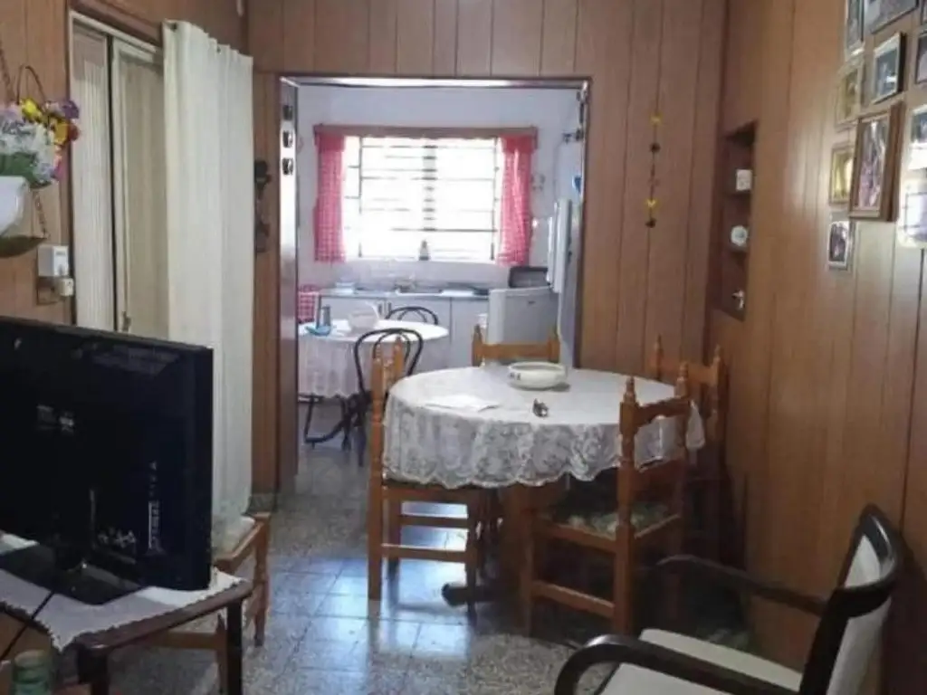 Casa en venta - 2 Dormitorios 1 Baño - Cochera - 233Mts2 - Ramallo