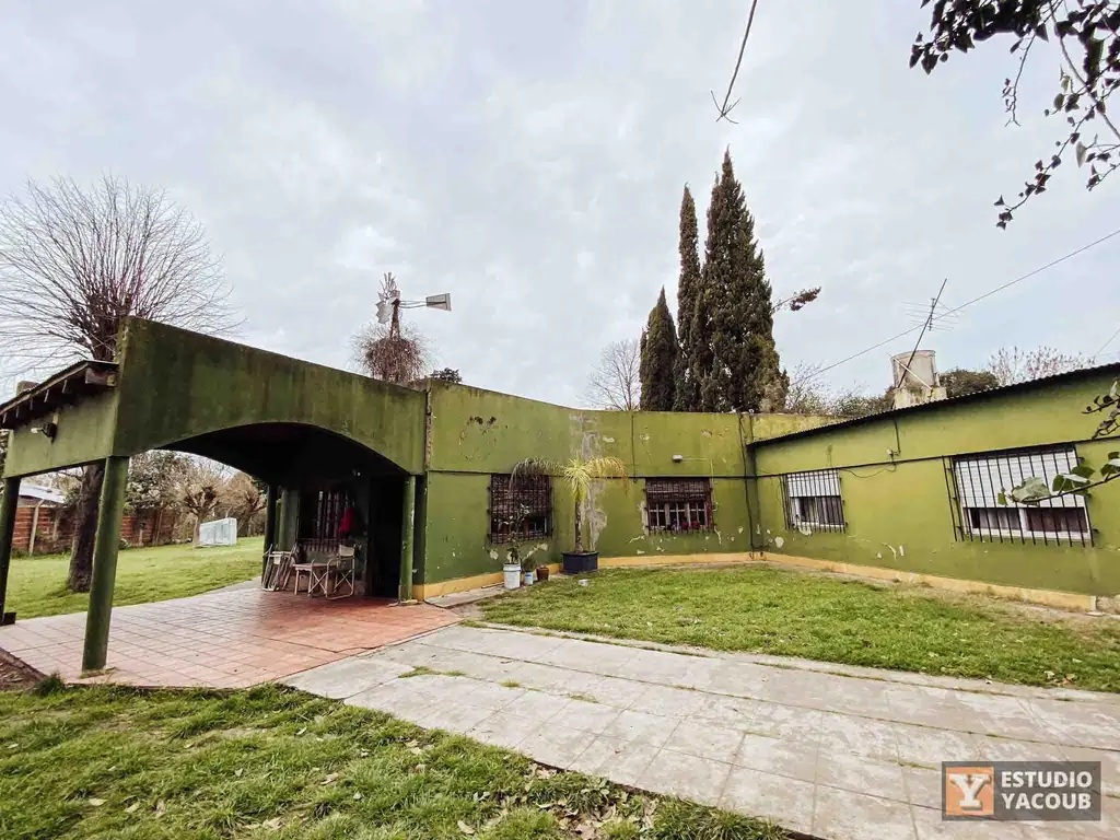 Casa en venta - 2 Dormitorios 1 Baño - Cochera - 1800Mts2 - Melchor Romero, La Plata