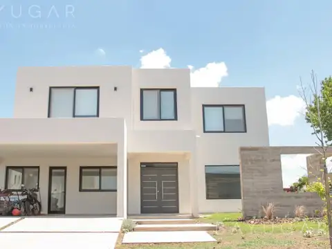 Venta - Excelente Casa en La Calesa a estrenar - Bayugar Negocios Inmobiliarios - Foto 0