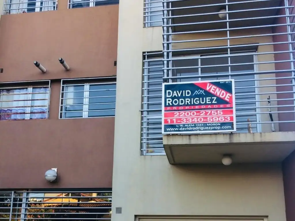 DEPTO 2 AMB + COCHERA DOBLE + BAULERA EN VENTA - MORON NORTE - NUEVO PRECIO