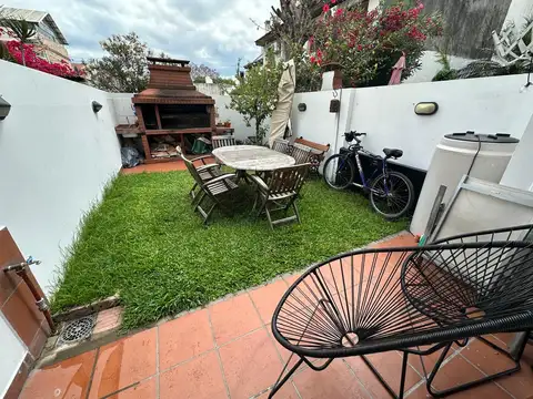 Casa Venta 5  Ambientes triplex con Jardín Olivos