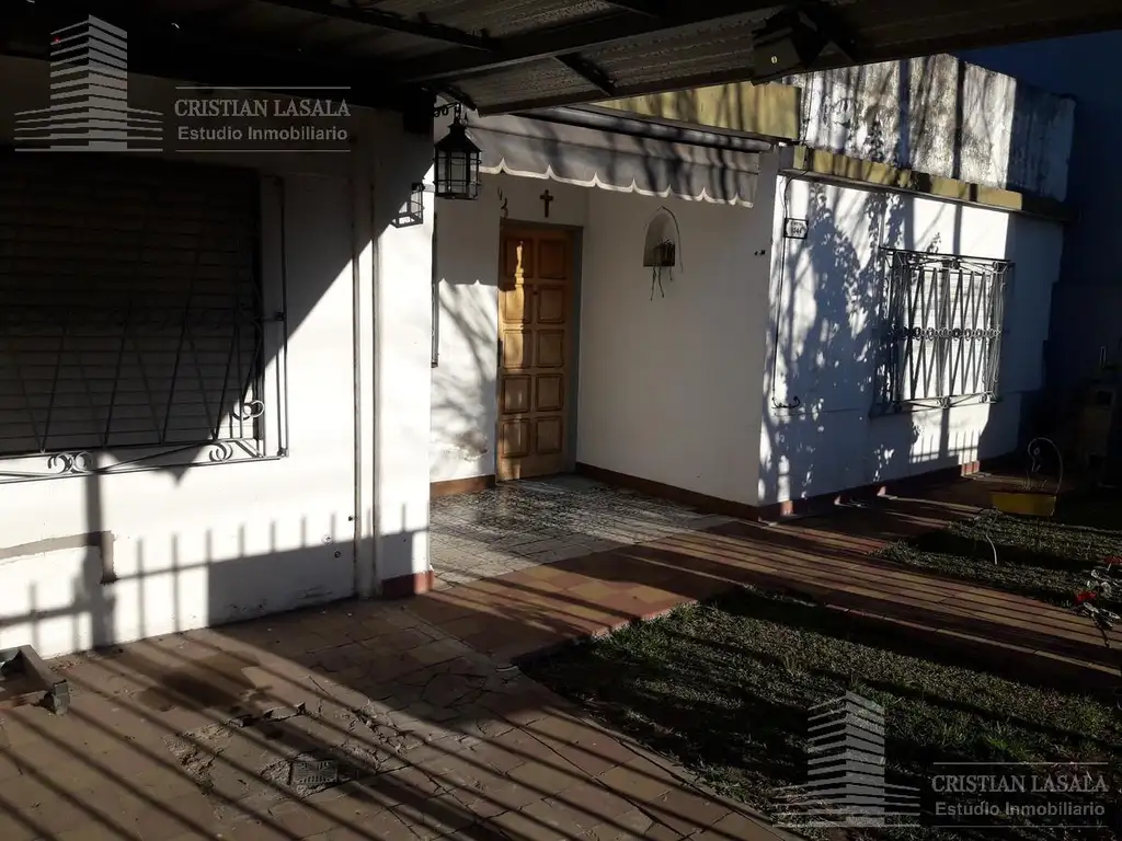 Casa 3 Ambientes con parque libre- Ituzaingó Norte