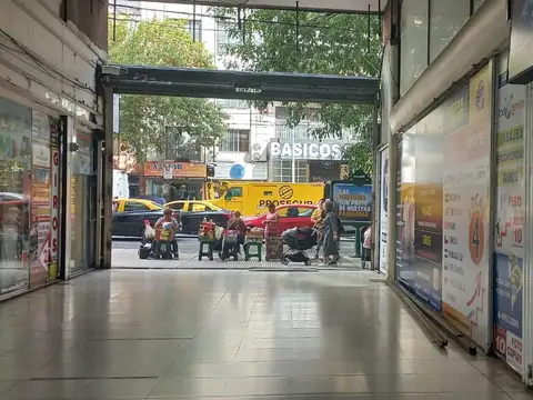 Dos Locales en Galería Comercial Once - Foto 0