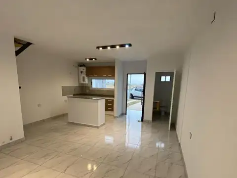 VENDO DUPLEX 2 DORMITORIOS MANANTIALES PILETA