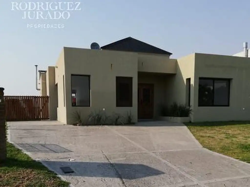 Casa a la laguna CON PILETA - El Canton - Venta