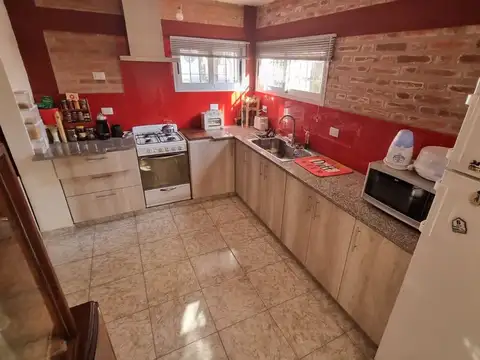VENDE CASA + 2 DEPTOS A ESTRENAR OPORTUNIDAD!
