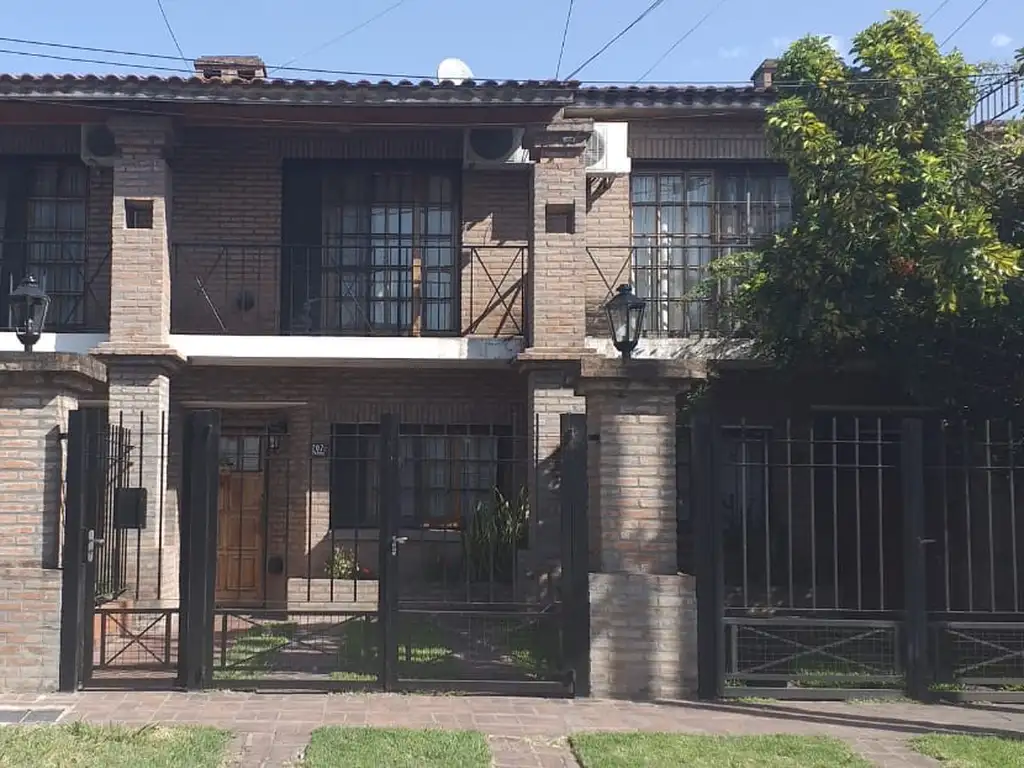 EXCELENTE DUPLEX EN QUILMES ESTE.