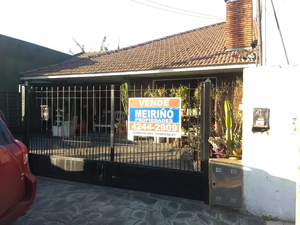 Hermosa Casa Ideal familia amplia, con Depto Independiente, Quincho y Pileta