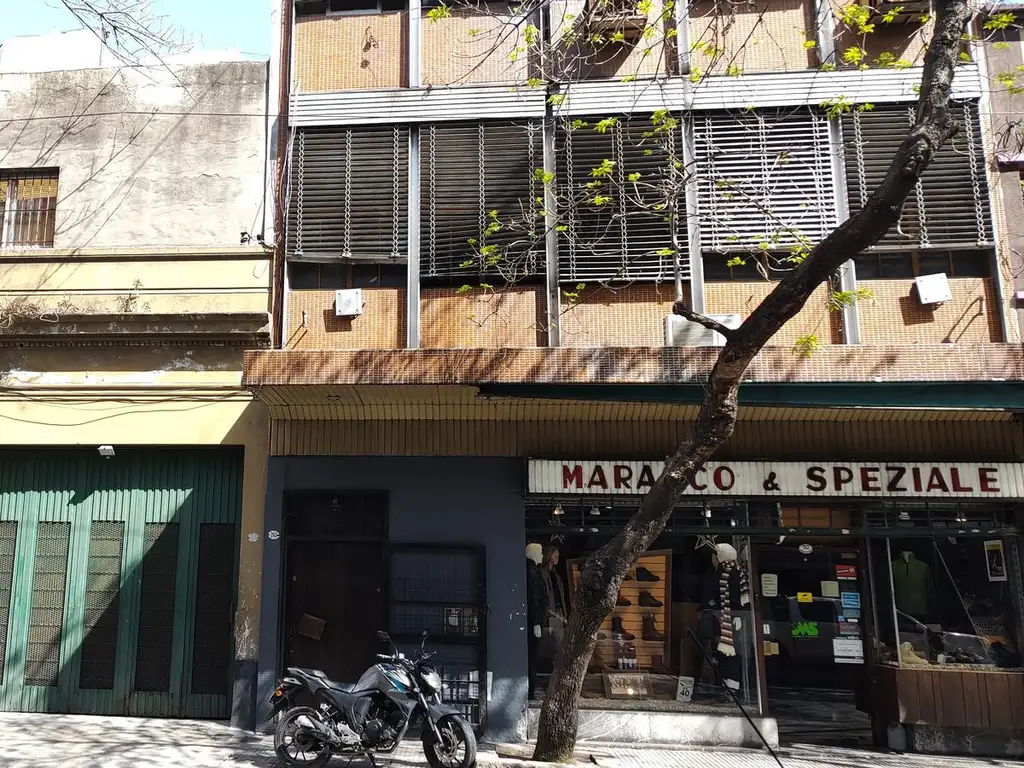 Edificio Comercial en Balvanera