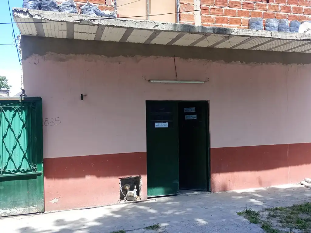 LOCAL COMERCIAL EN BERAZATEGUI $600.000