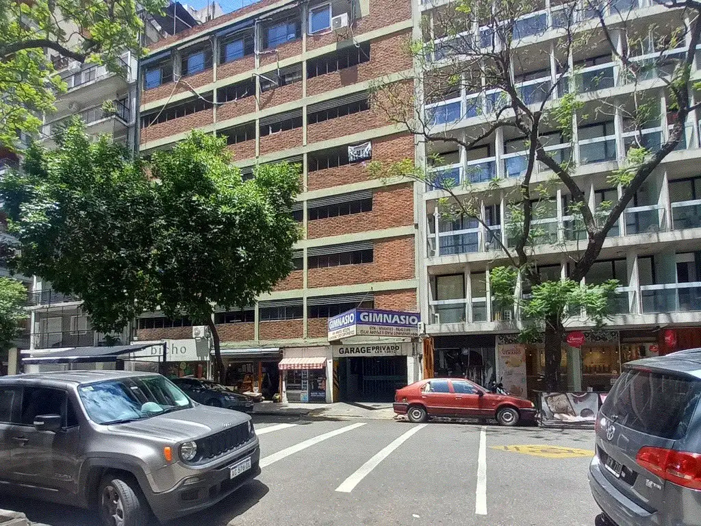 Barrio Norte, Aguero al 2000, Cochera fija amplia,Primer sub.. Edificio de cocheras Exc ubicación