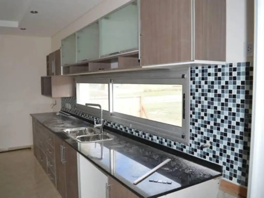 Casa en Venta - 5 ambientes - USD 340.000