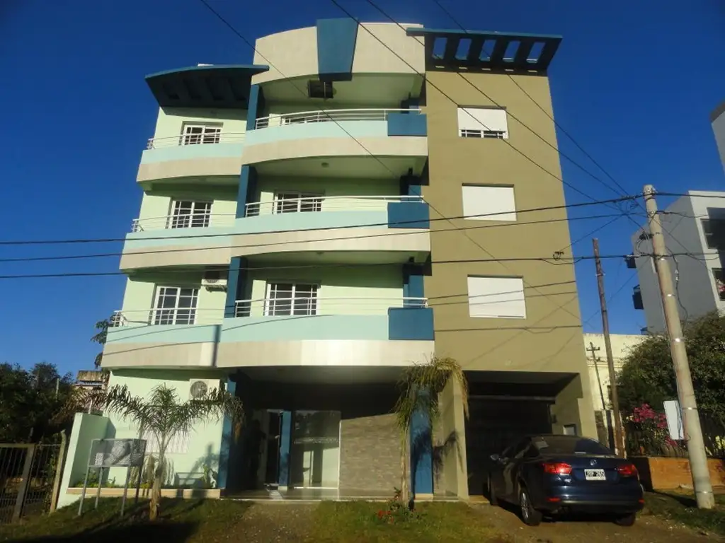 Cochera en edificio Bahía Azul zona Centro Civico