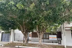 Casa en venta de 5 ambientes en Berazategui